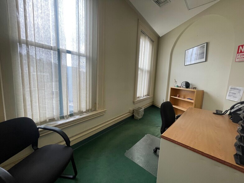 More Photos Of 97-105 Main St, Norwich Office For Sale