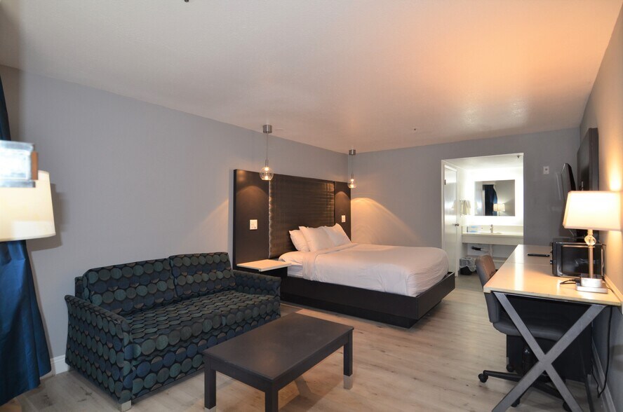 More Photos Of 650 N Mollison Ave, El Cajon Hotel For Sale