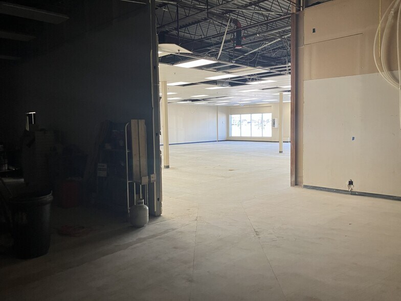 More Photos Of 632-670 S Oak St, Iowa Falls Unknown For Lease