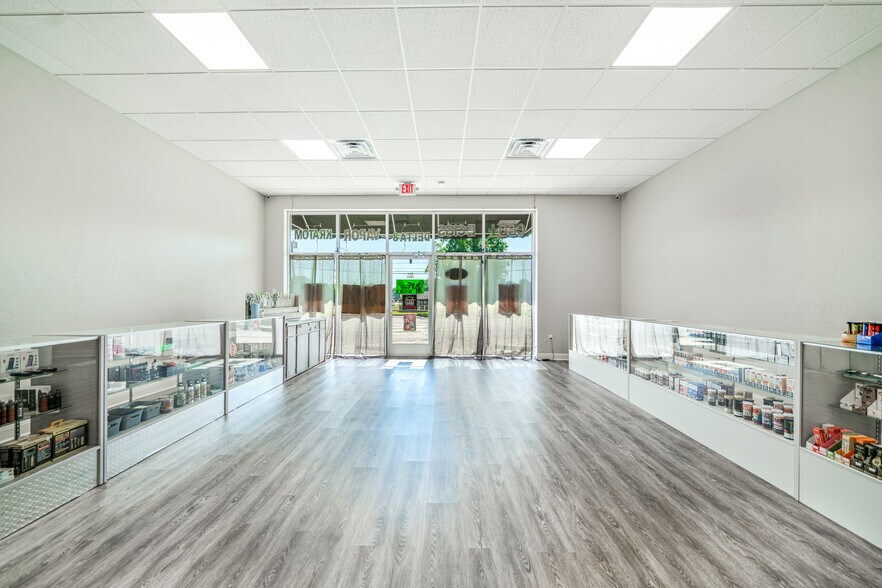 More Photos Of 307 US Highway 271 N, Gilmer Storefront Retail Office For Lease