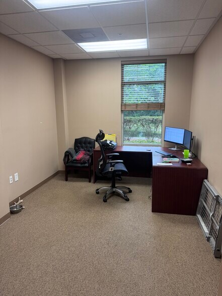 More Photos Of 497 Bramson Ct, Mount Pleasant Office For Lease