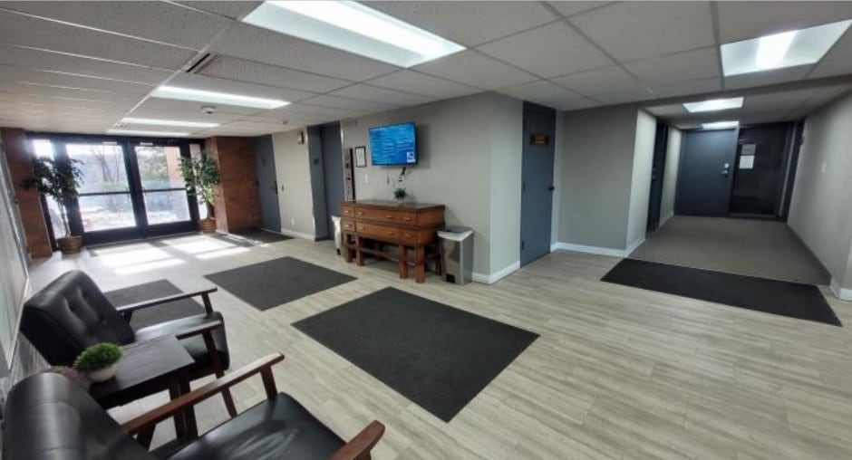 More Photos Of 3550 Lexington Ave N, Shoreview Medical For Lease