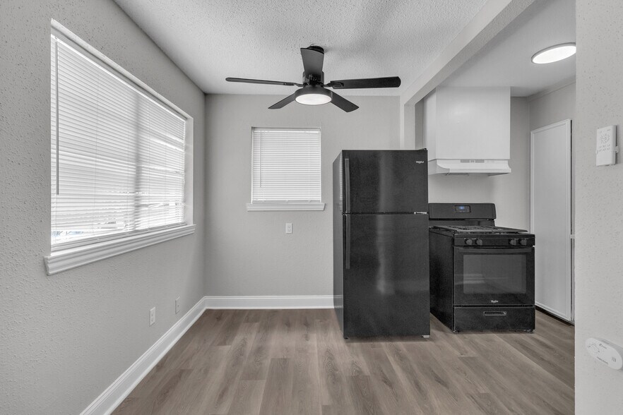 More Photos Of 3613 Crane St, Houston Apartments For Sale