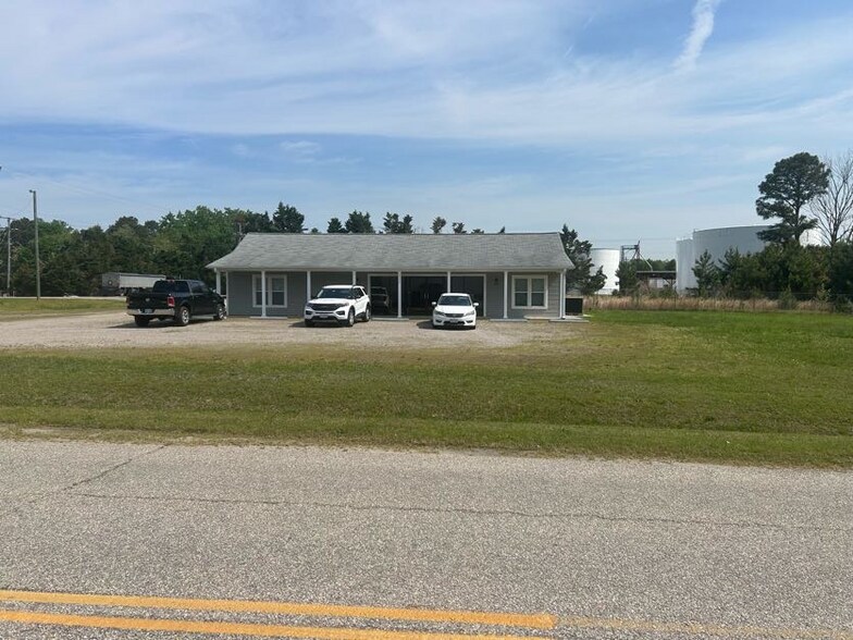 More Photos Of 2034 E Whitehill Rd, Prince George Flex For Sale