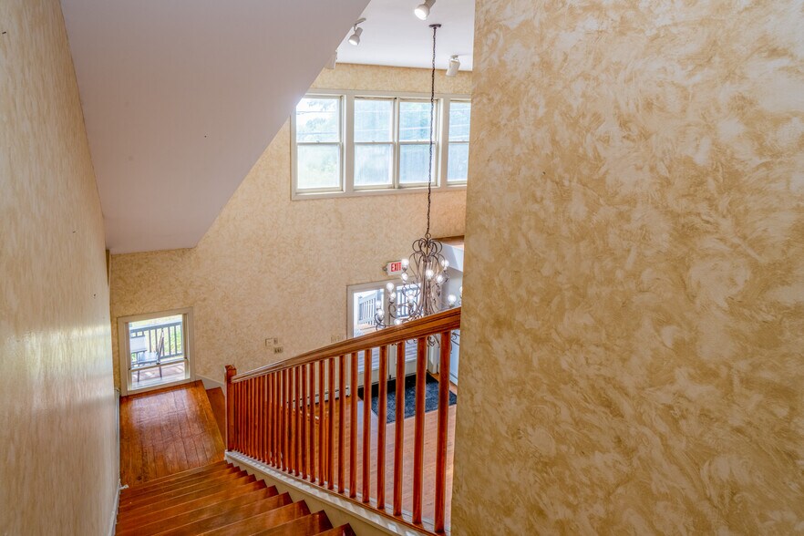More Photos Of 279 S Main St, Winterport Winery Vineyard For Sale