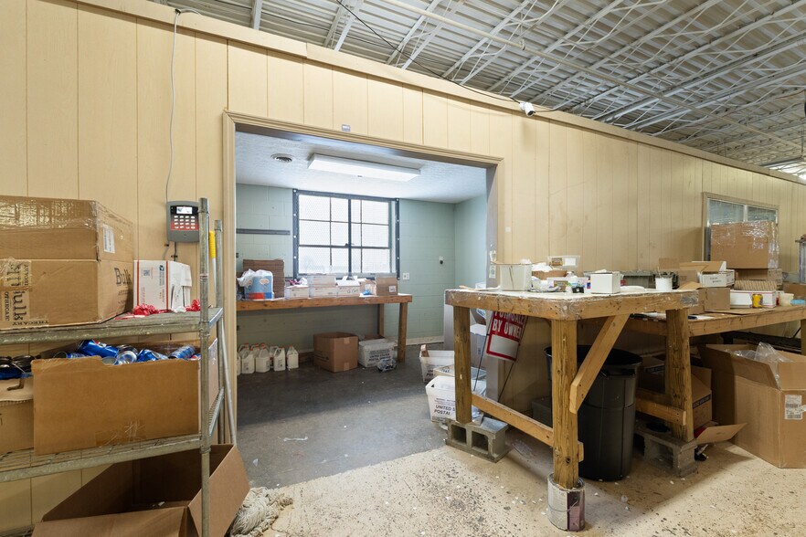 More Photos Of 677 S Cardinal Ln, Scottsburg Industrial For Sale