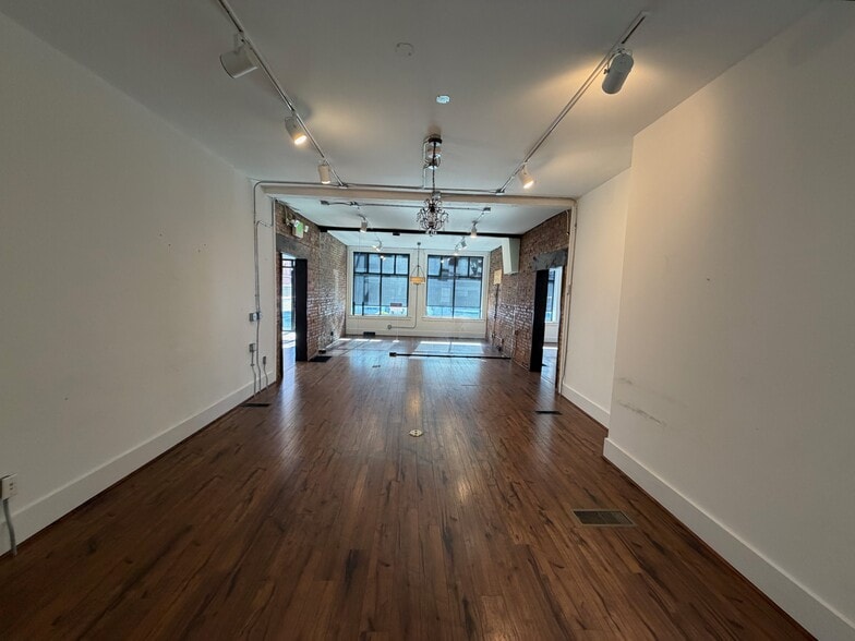 More Photos Of 1400 Elm St, Cincinnati Storefront Retail Office For Lease