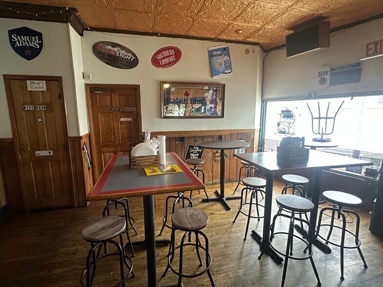 More Photos Of 2201 Hyde Park Blvd, Niagara Falls Restaurant For Sale