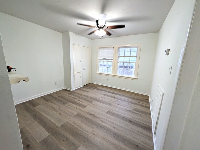 More Photos Of 704 E 22nd St, Houston Apartments For Sale