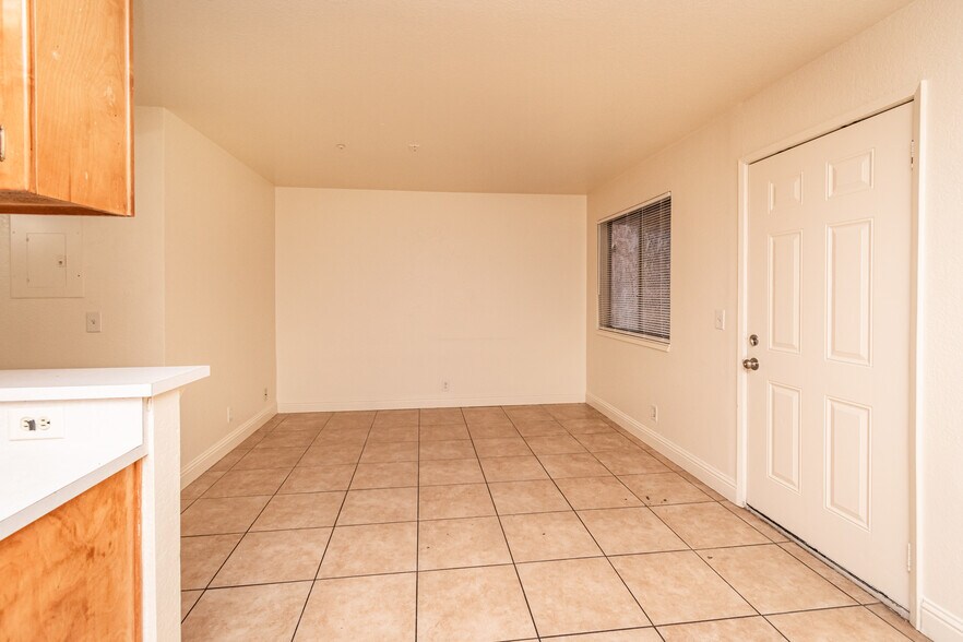 More Photos Of 1230 Melton Dr, Yuba City Apartments For Sale