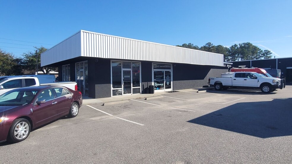 More Photos Of 3412 Market St, Wilmington Auto Repair For Sale