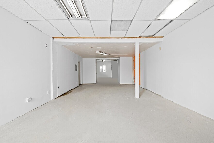 More Photos Of 2461-2471 Pembroke Rd, Hollywood Unknown For Lease