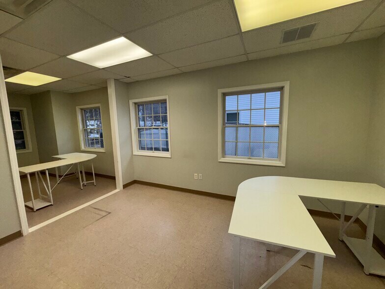 More Photos Of 401 Bloomingdale Rd, Staten Island Office For Sale
