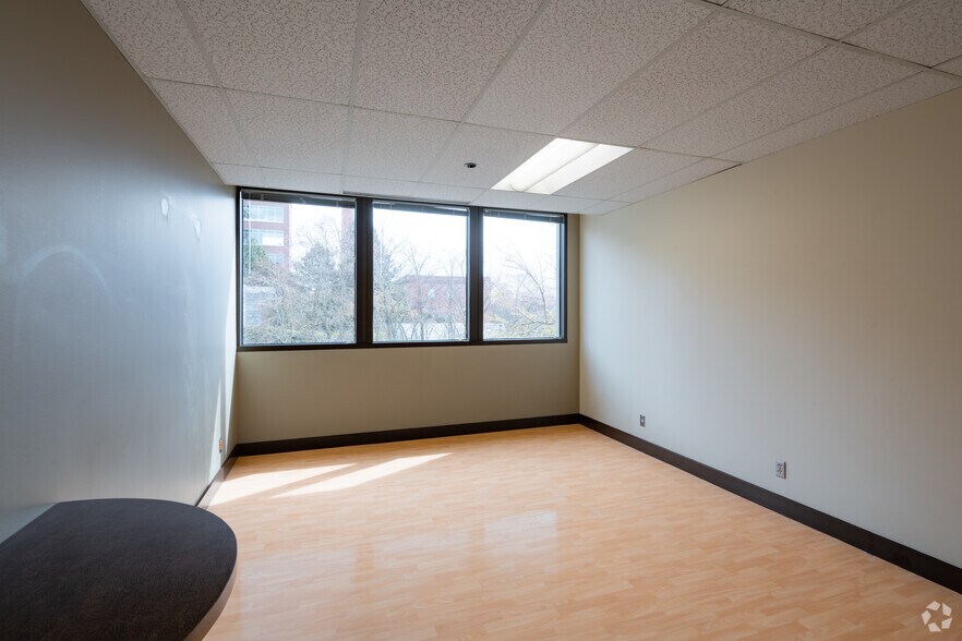 More Photos Of 550 17th Ave, Seattle Unknown For Lease