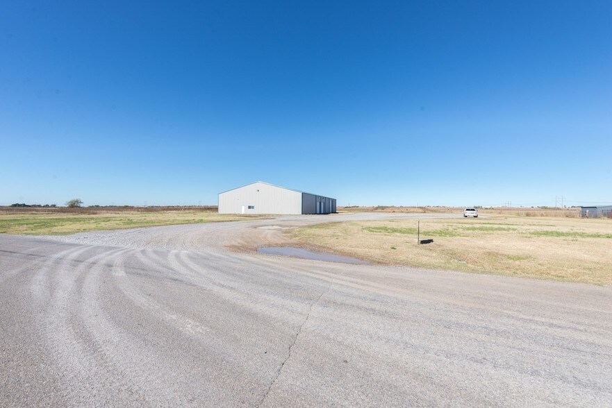 More Photos Of 1448 Darlington Rd NW, El Reno Warehouse For Lease