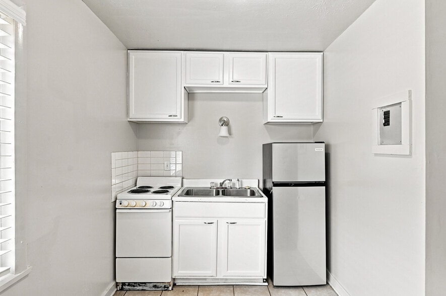More Photos Of 5824 E Washington St, Indianapolis Apartments For Sale