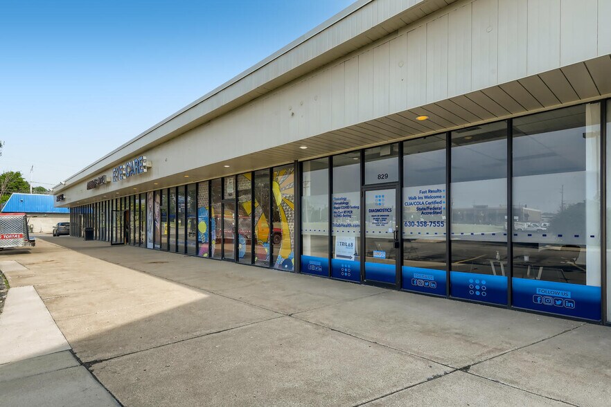 More Photos Of 805-845 N Roselle Rd, Schaumburg Unknown For Lease