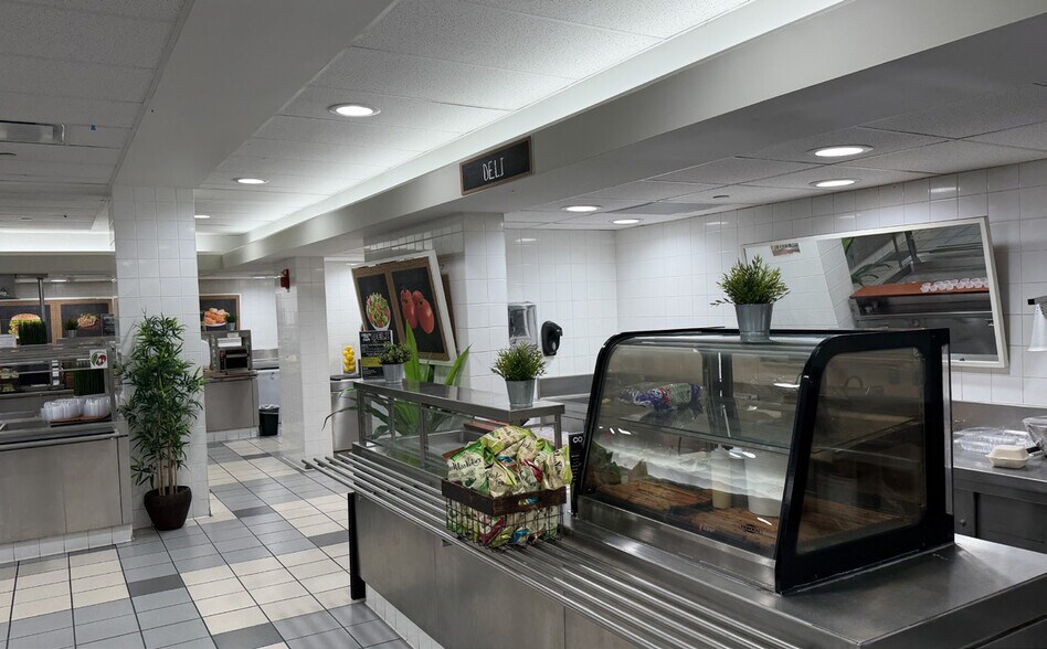 More Photos Of 5901 West Side Ave, North Bergen Office For Lease