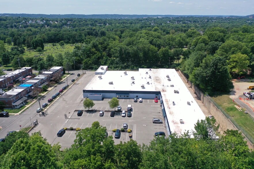 More Photos Of 9 S Forrest Ave, Norristown Manufacturing For Sale