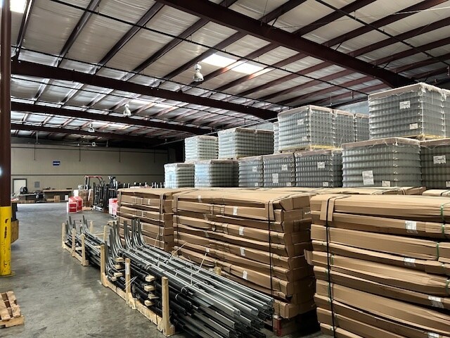 More Photos Of 821 Union Pacific Blvd, Laredo Warehouse For Lease