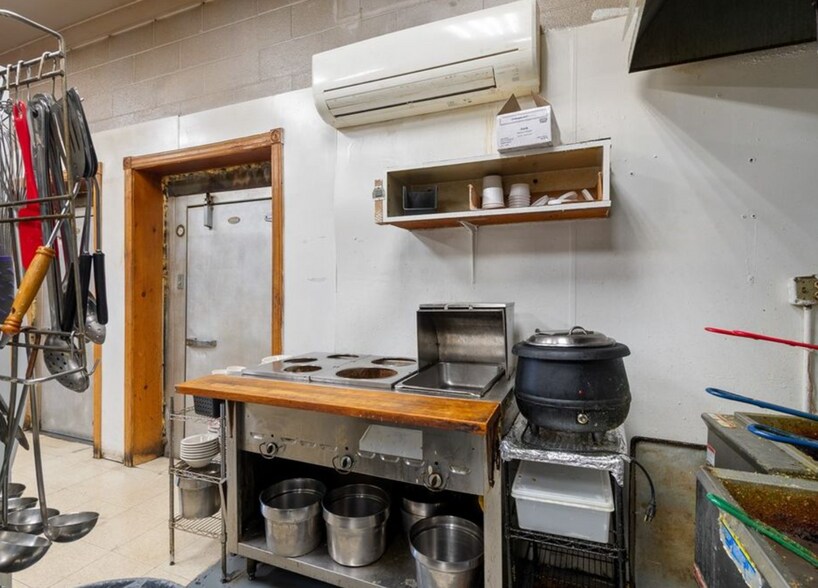 More Photos Of 6014 New Hartford St, Wolcott Restaurant For Sale