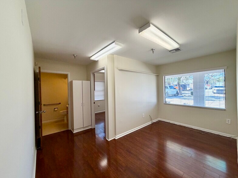 More Photos Of 2027 Manatee Ave, Bradenton Loft Creative Space For Lease