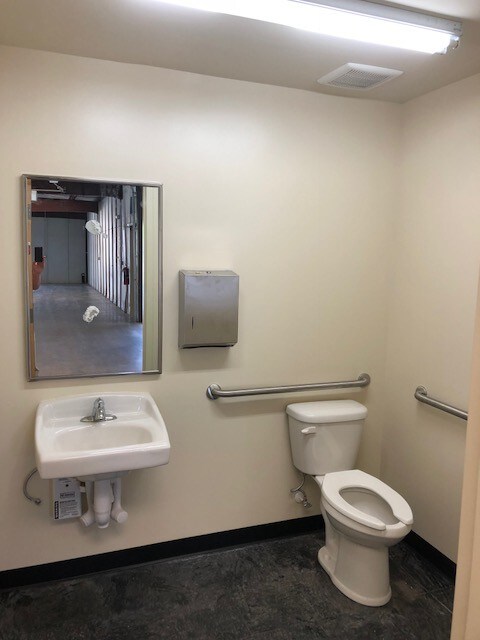 More Photos Of 1136 Louise Rd, Winston-Salem Warehouse For Lease