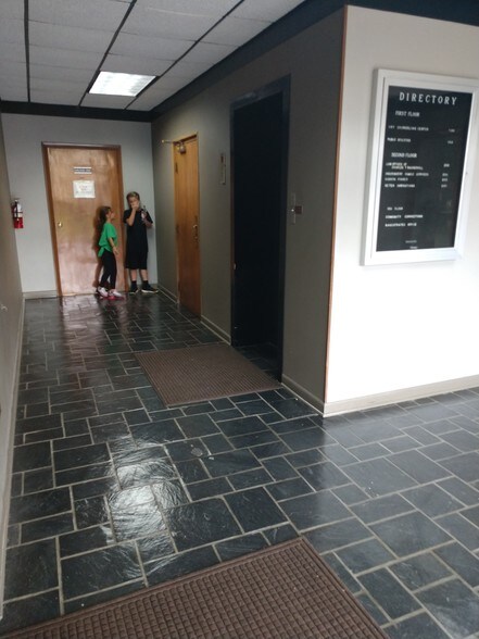 More Photos Of 20 E Tabb St, Petersburg Office For Lease