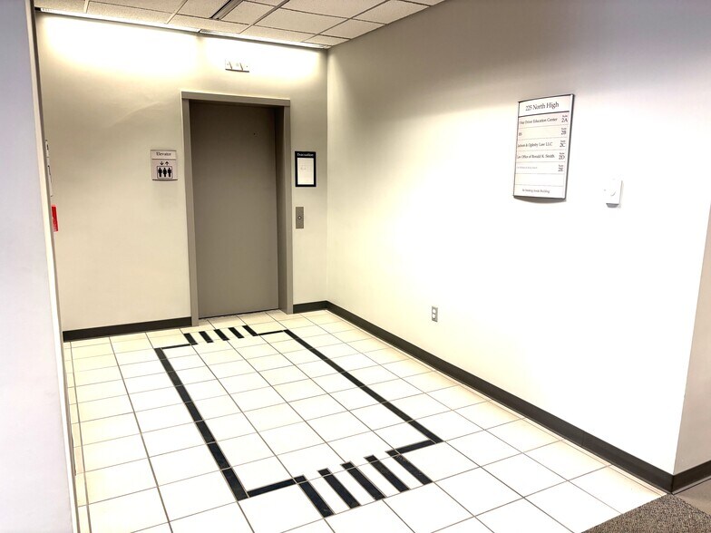 More Photos Of 225 N High St, Muncie Office For Sale