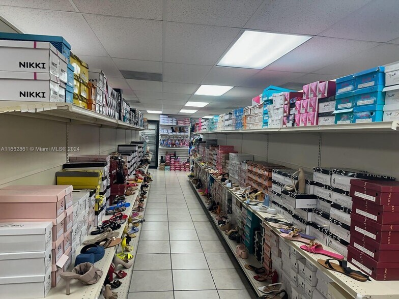 More Photos Of 1767 W 37th St, Hialeah Warehouse For Sale