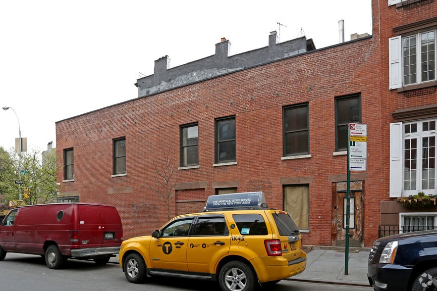 More Photos Of 148 Ninth Ave, New York Storefront Retail Residential For Lease