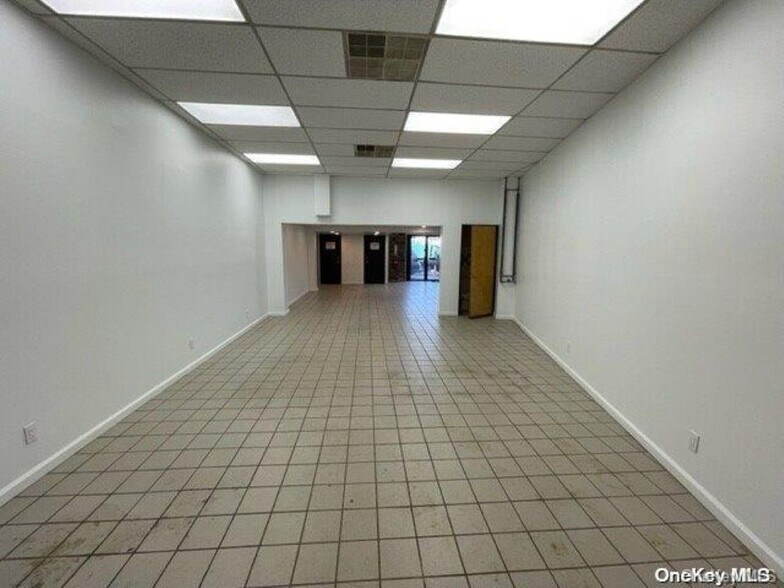 More Photos Of 5978 54th Ave, Maspeth Warehouse For Lease