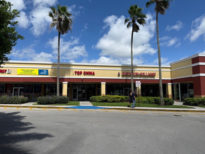 More Photos Of 6805-7031 Taft St, Hollywood Unknown For Lease
