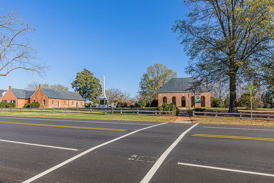 More Photos Of 13185 Hanover Courthouse Rd, Hanover Freestanding For Lease