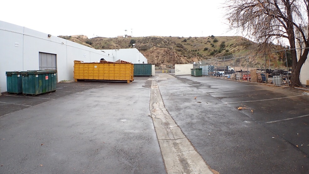 More Photos Of 25562 Avenue Stanford, Valencia Manufacturing For Sale