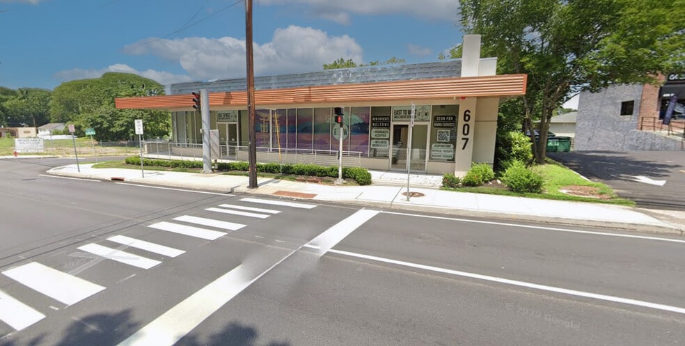 Primary Photo Of 607 W Jericho Tpke, Huntington General Retail For Lease