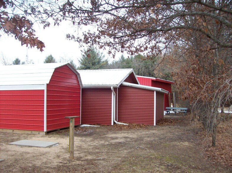 More Photos Of 330 County Road B, Montello Flex For Sale