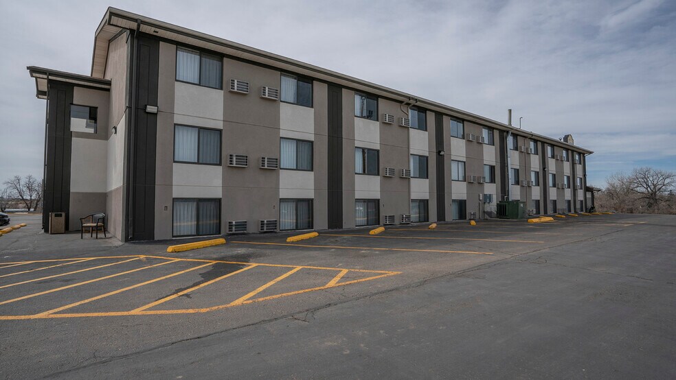 More Photos Of 2006 S Haynes Ave, Miles City Hotel For Sale