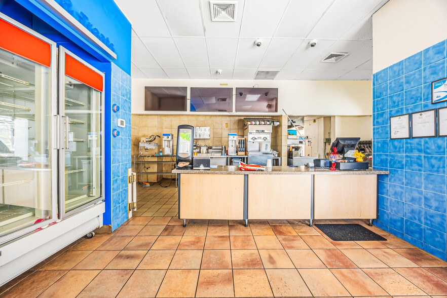 More Photos Of 1535 Memorial Dr, Chicopee Restaurant For Sale