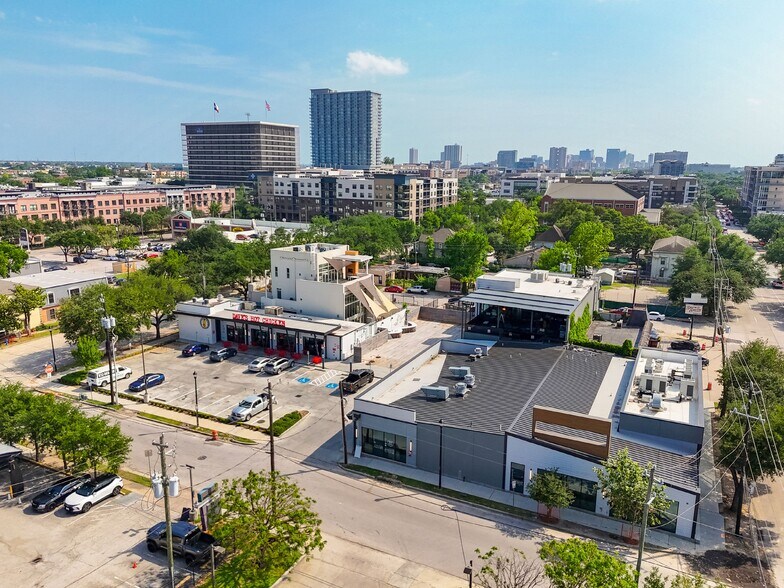 More Photos Of 606 Dennis St, Houston Storefront For Sale