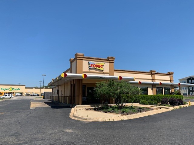 Primary Photo Of 3900 University Pky, Natchitoches Fast Food For Lease