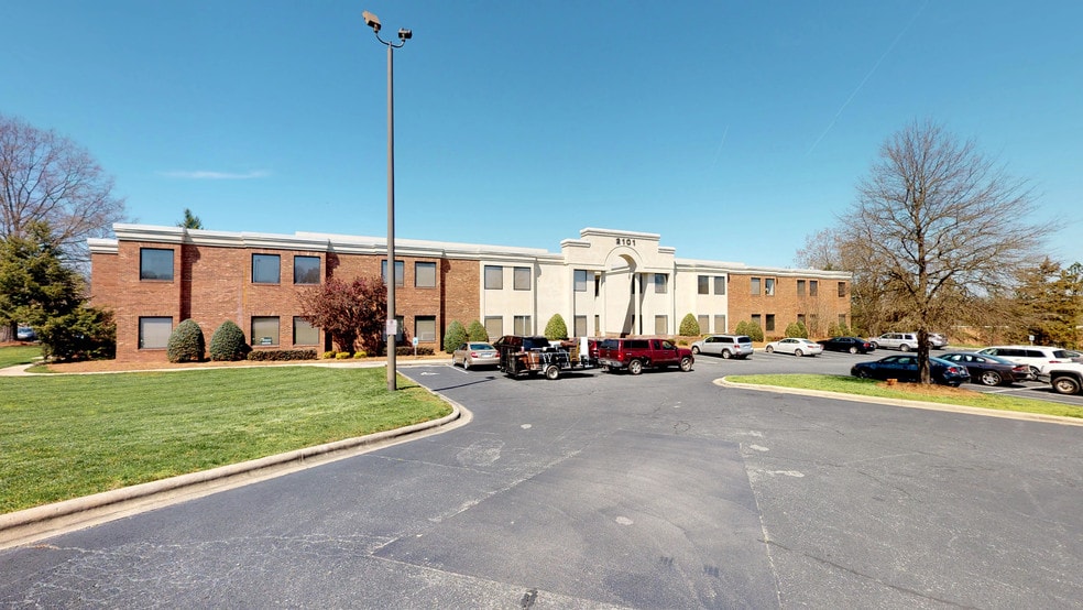More Photos Of 2101 N Sardis Rd, Charlotte Office For Lease