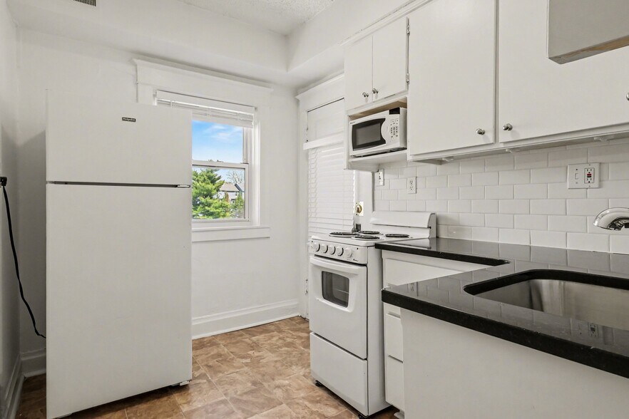 More Photos Of 3433-3435 Central St, Kansas City Apartments For Sale