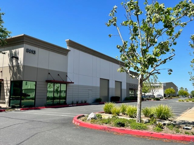 More Photos Of 8413 Washington Blvd, Roseville Warehouse For Lease