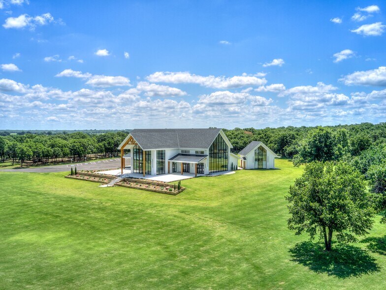 More Photos Of 20480 NE 164th St, Luther Specialty For Sale