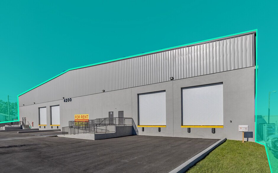 More Photos Of 4200 31st St N, Saint Petersburg Warehouse For Lease