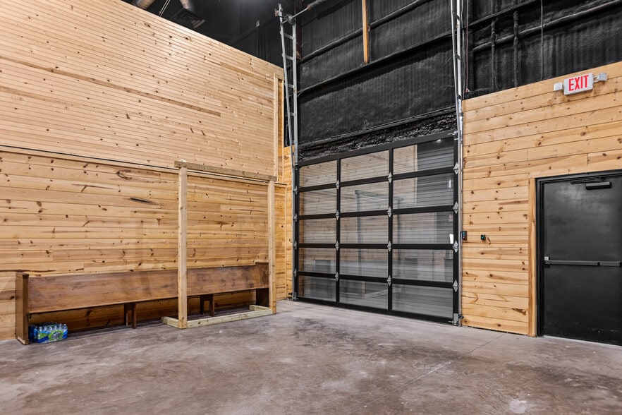 More Photos Of 151 5th St st, Honey Grove Flex For Sale