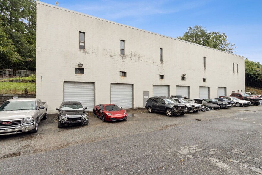 More Photos Of 1875 Airport Industrial Park Dr, Marietta Industrial For Sale