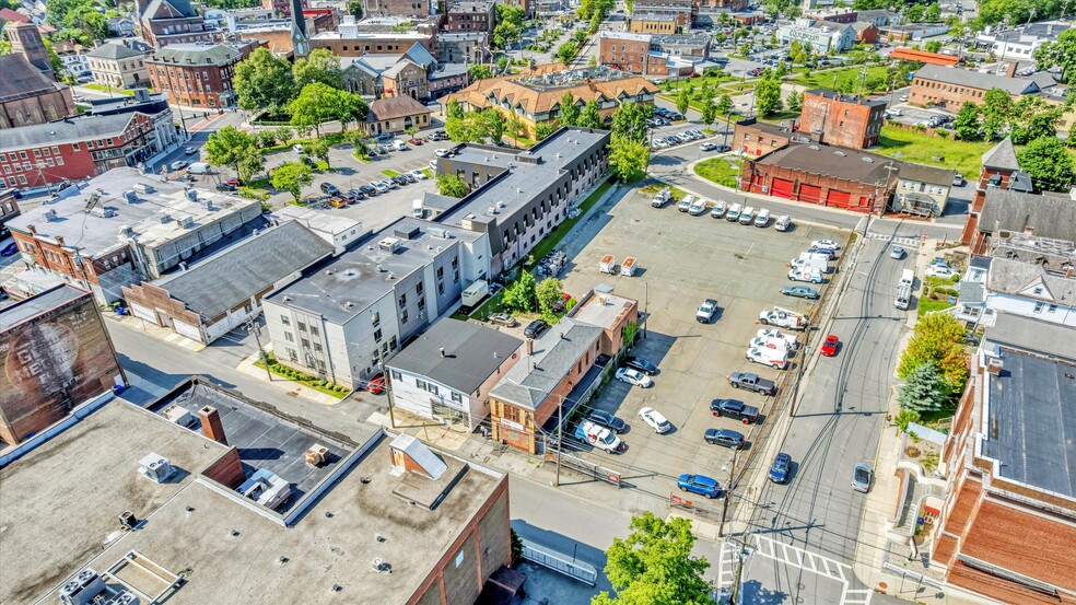 More Photos Of 24 John St, Middletown Office Residential For Sale