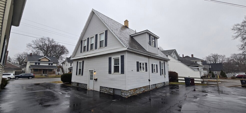More Photos Of 617 N Jameson Ave, Lima Storefront Retail Office For Lease